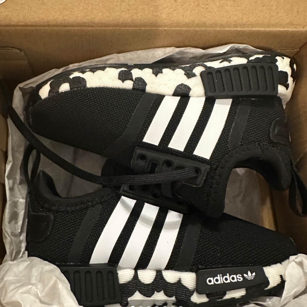 NWB Adidas Original Toddler Shoes Size 6